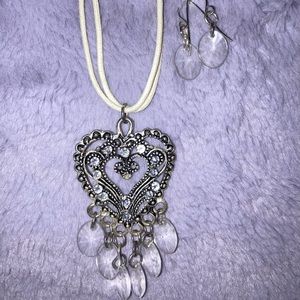 Necklace & earring set